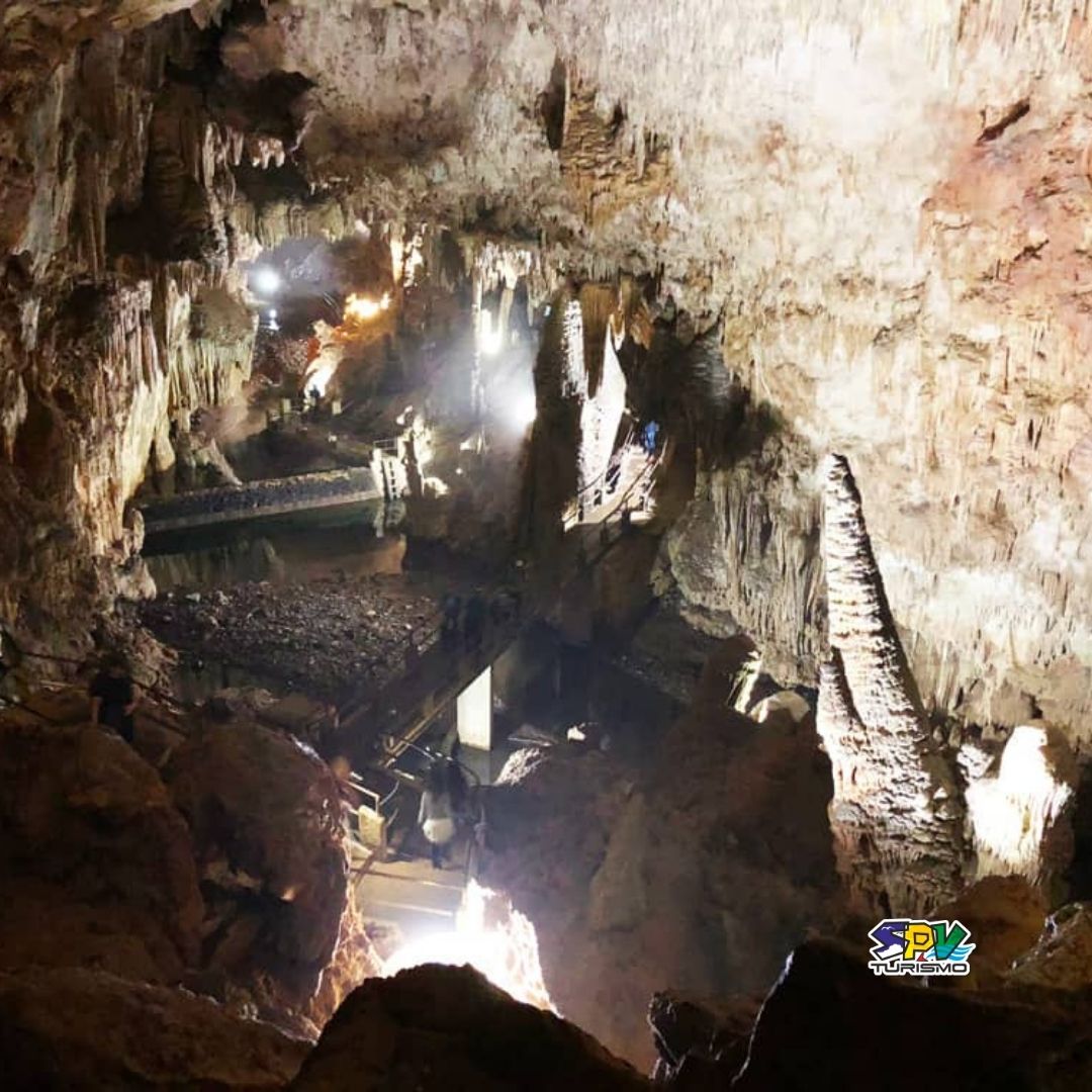 CAVERNA DO DIABO E CACHOEIRA DO MEU DEUS