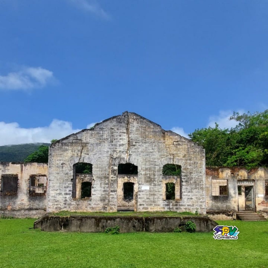 PASSEIO DE ESCUNA + ILHA ANCHIETA E PRAIA 7 FONTES - Ubatuba