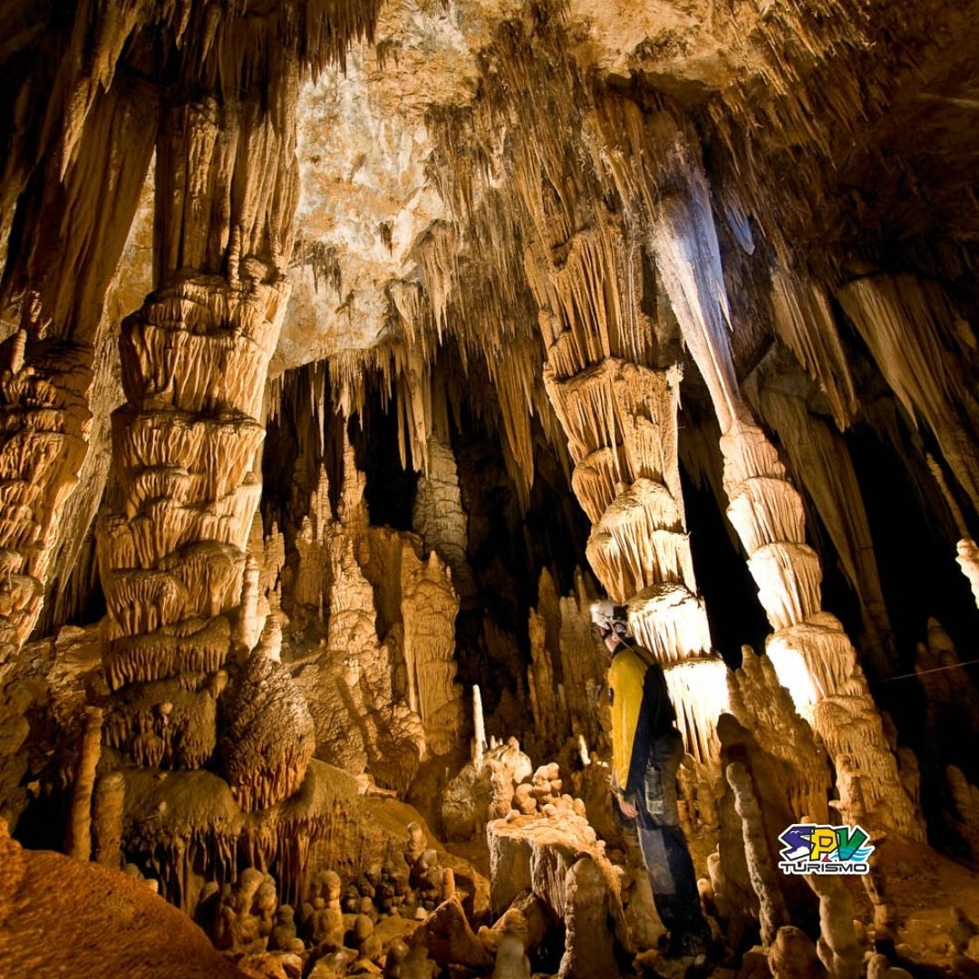 CAVERNA DO DIABO E CACHOEIRA DO MEU DEUS