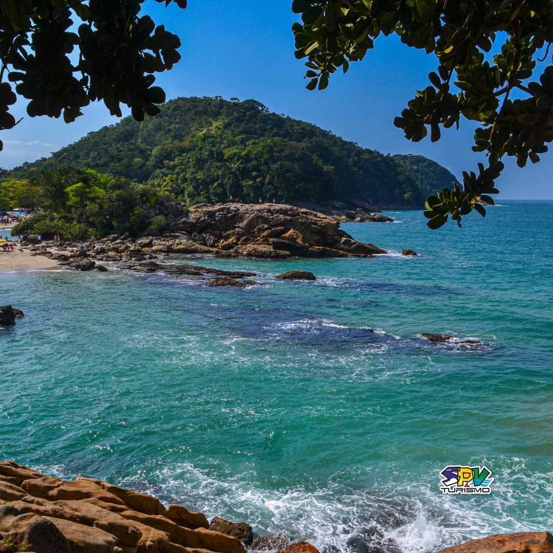 DIA DE PRAIA EM TRINDADE