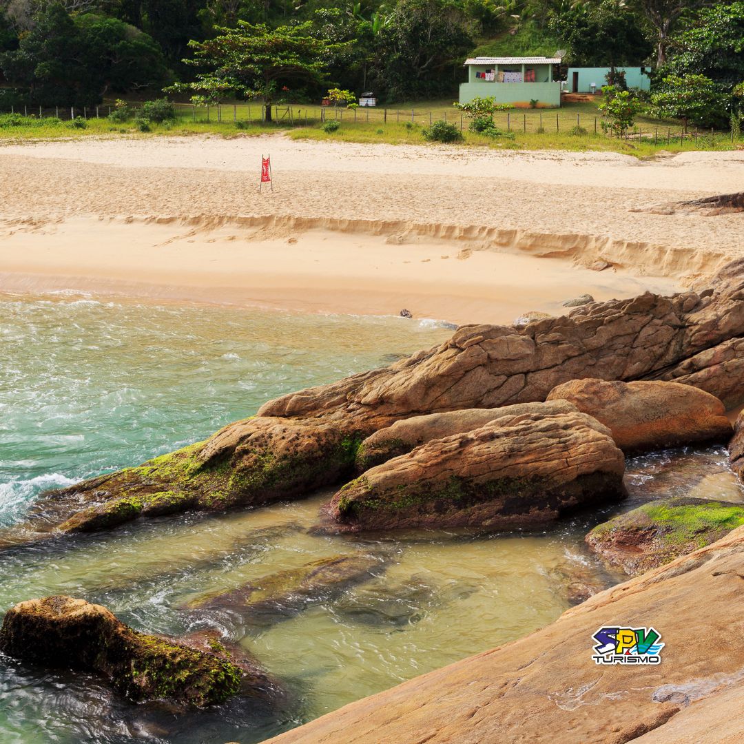 DIA DE PRAIA EM TRINDADE